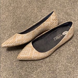 Dr. Scholl’s white pattern flats